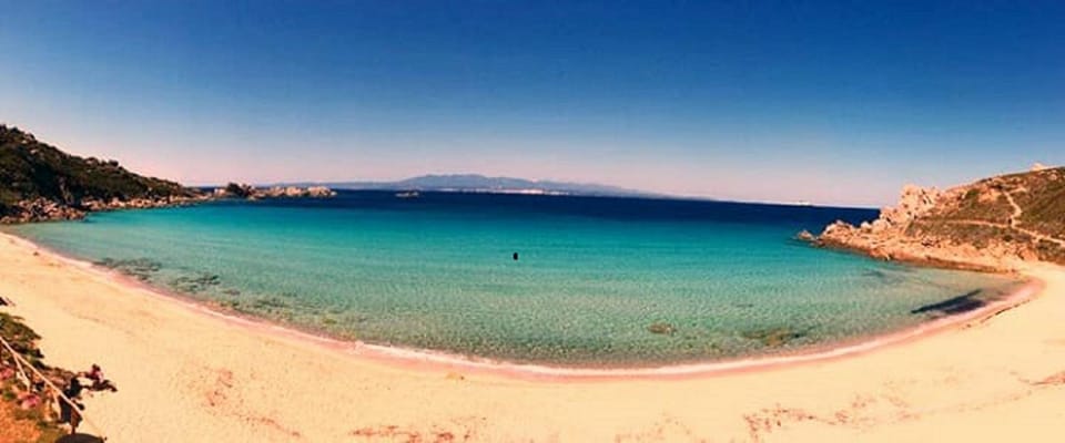 Appartamento con Piscina a 10 minuti da Rena Bianca Apartment in Santa Teresa Gallura