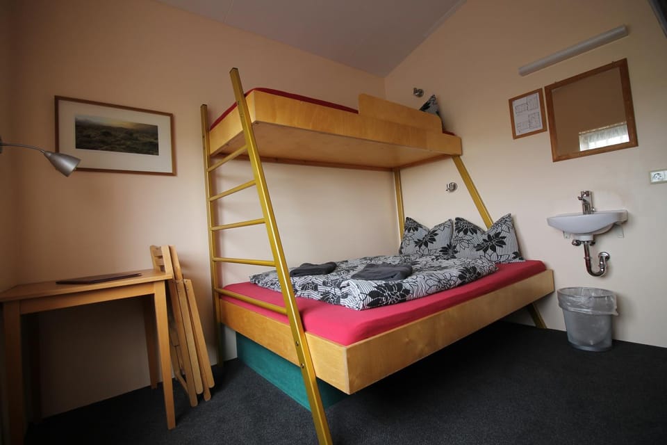 Bedroom, Lake view