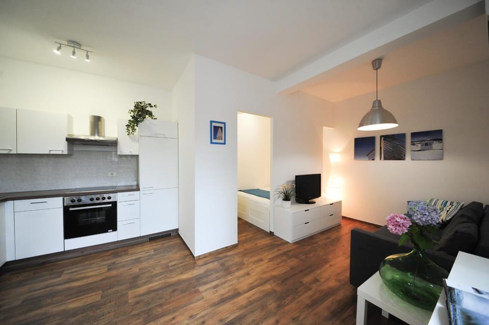 Kitchen or kitchenette, Living room
