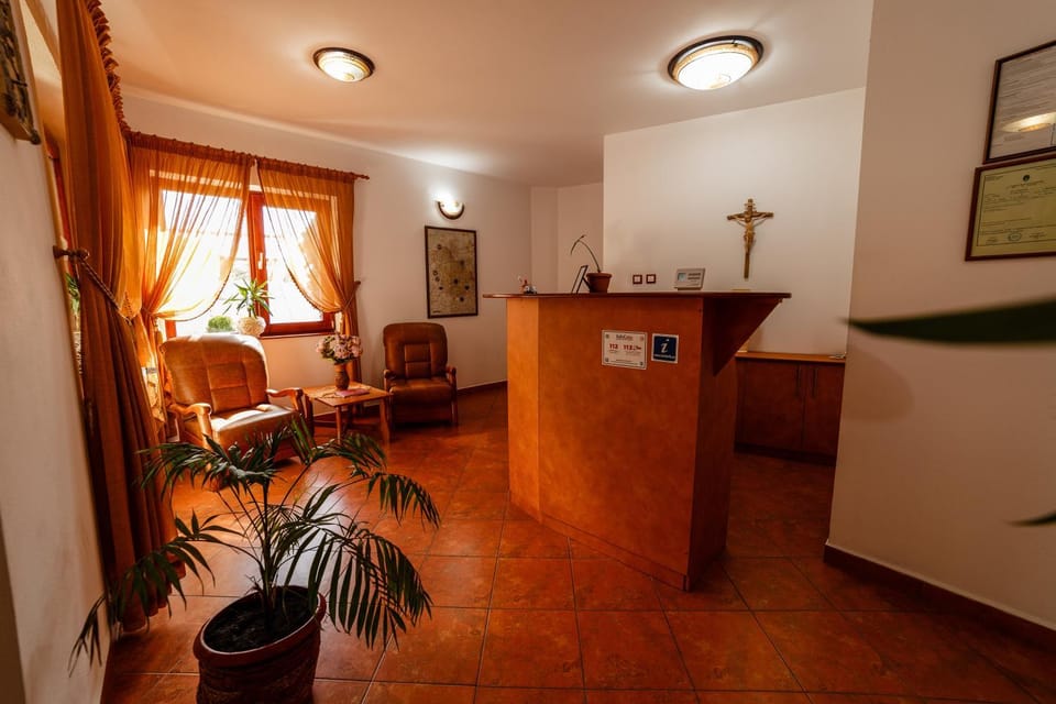 Pensiunea Eva Bed and Breakfast in Romania