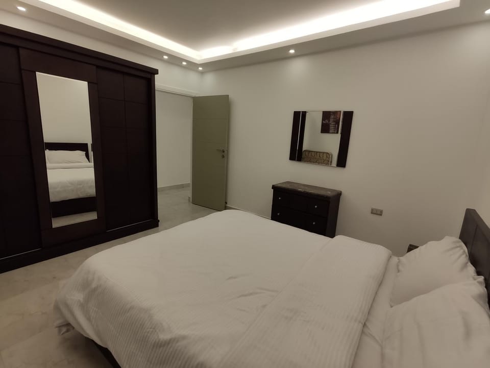 Bedroom, wardrobe