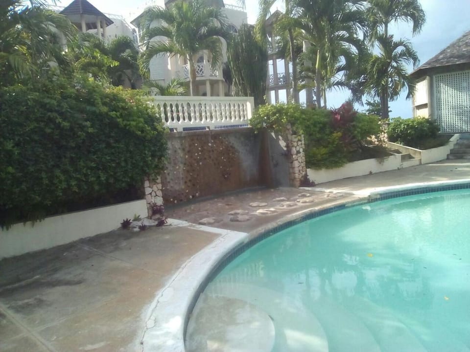 Property building, Activities, Swimming pool