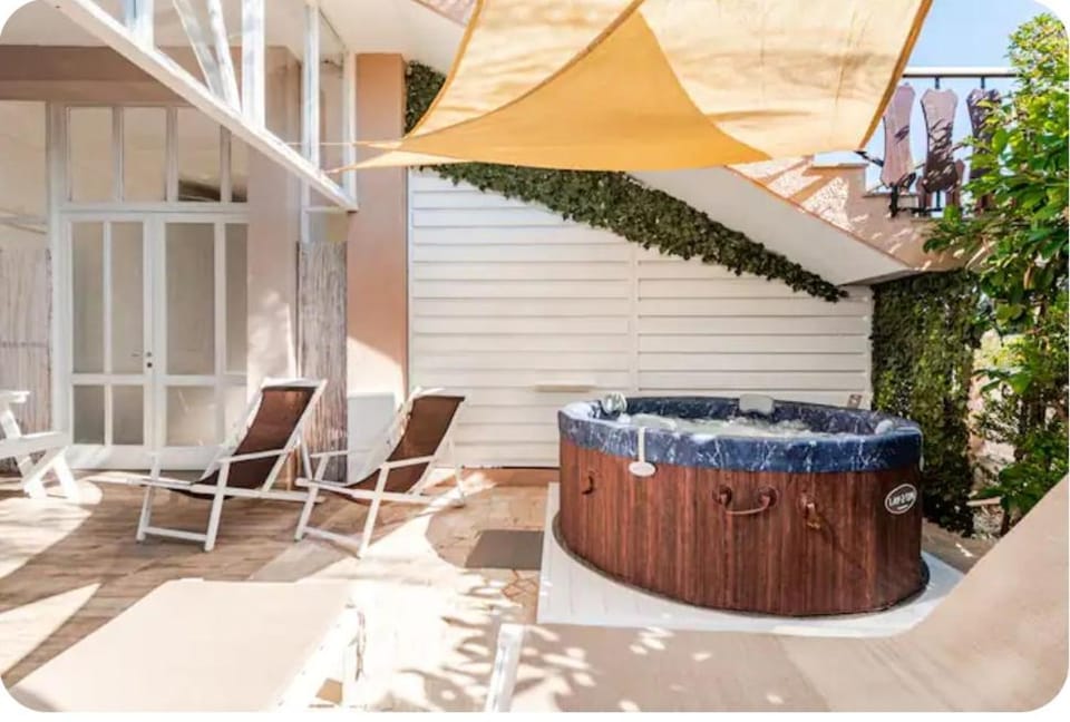 Hot Tub