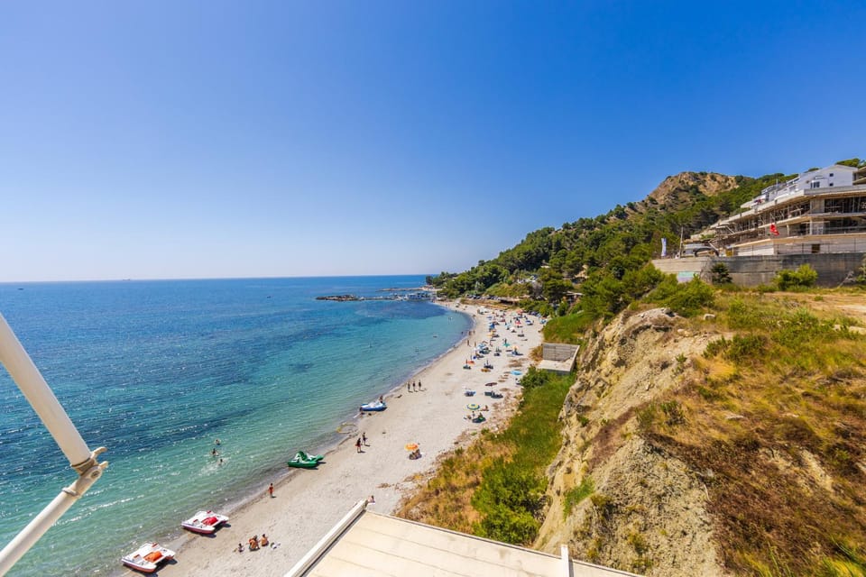 Nearby landmark, Day, Natural landscape, Bird's eye view, Beach, City view, Mountain view, Sea view