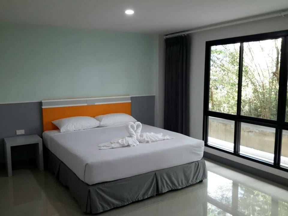 Bed, Photo of the whole room, Decorative detail
