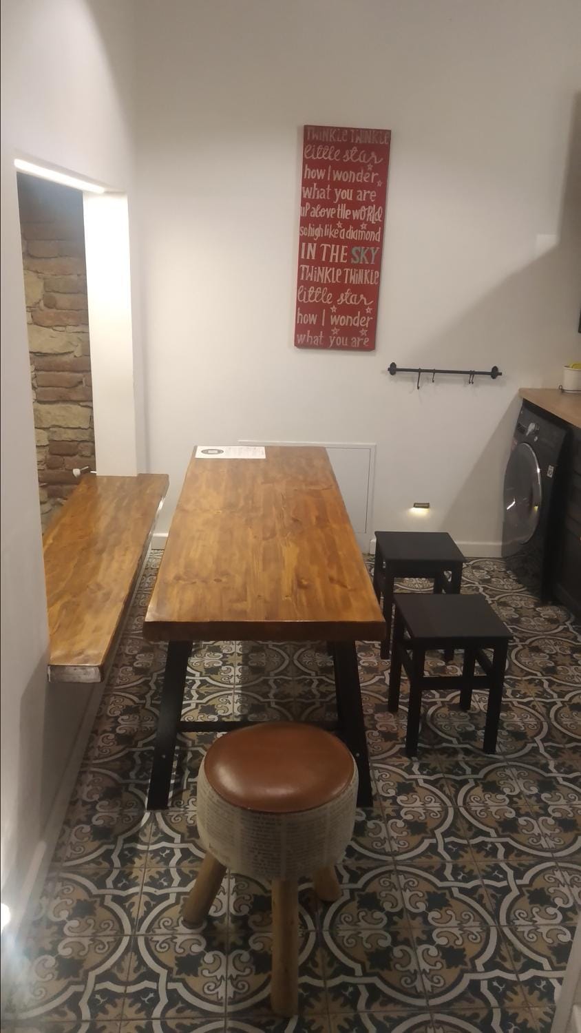 Kitchen or kitchenette, Seating area, Dining area