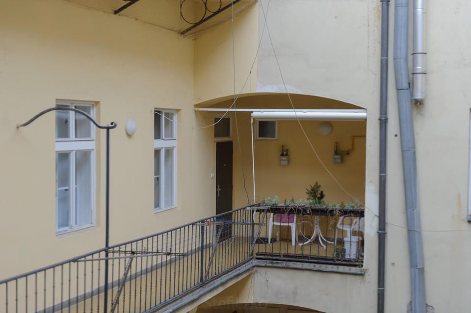 Balcony/Terrace, Area and facilities