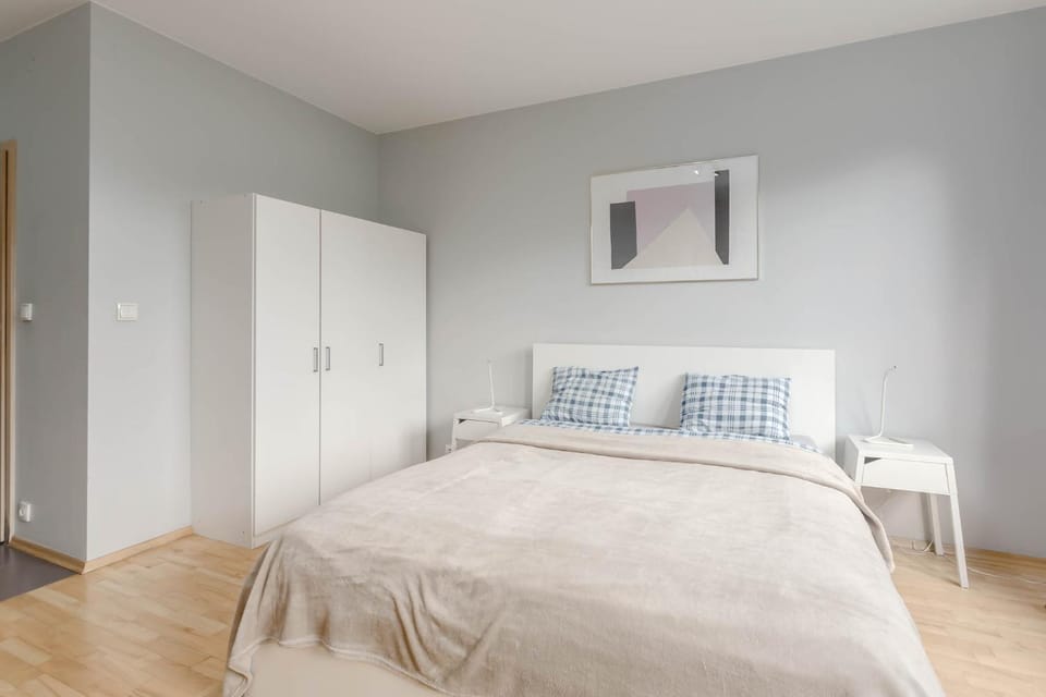 Bed, Photo of the whole room, wardrobe
