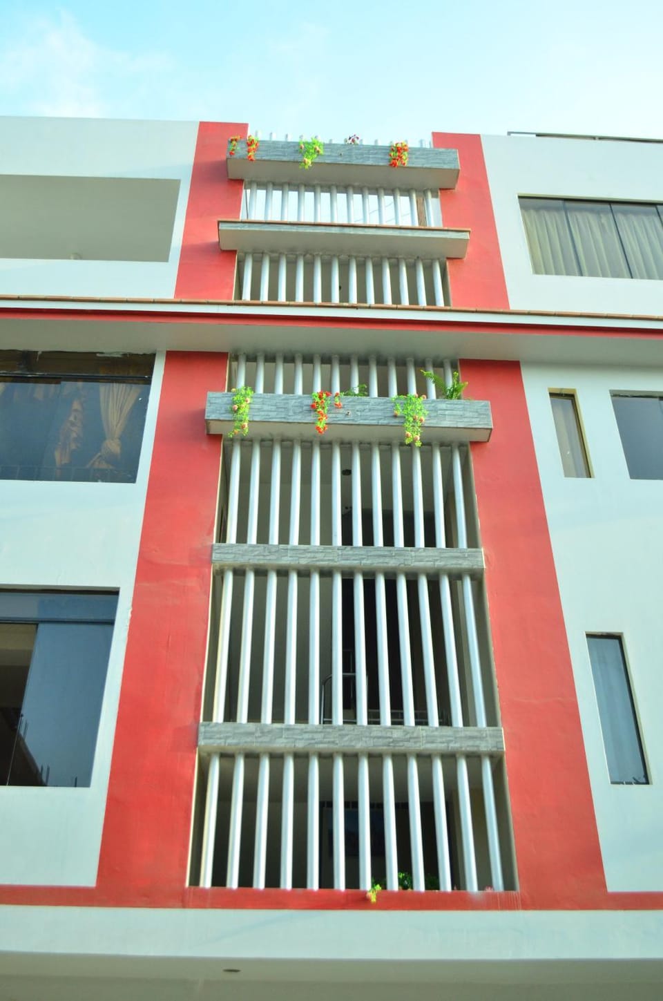 Facade/entrance