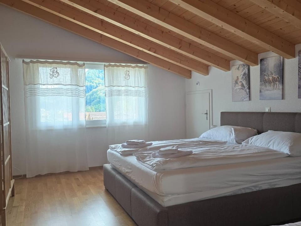 Bed, Photo of the whole room, Bedroom
