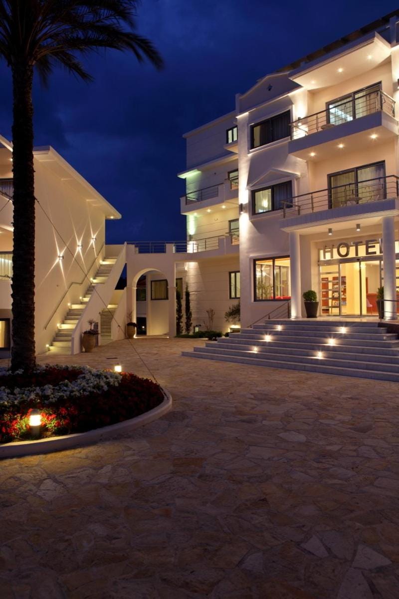 Property building, Facade/entrance, Night