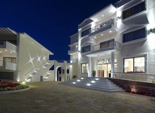 Facade/entrance, Night