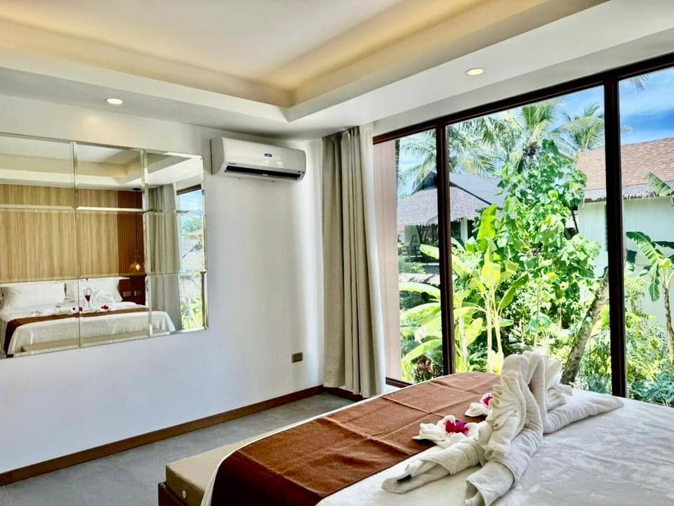 Bed, Natural landscape, Photo of the whole room, Bedroom, towels, air conditioner