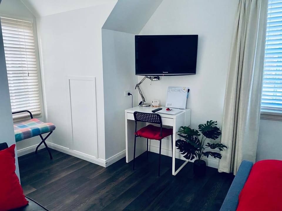 TV and multimedia, Business facilities