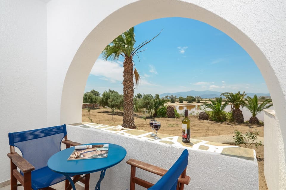 Patio, Day, Natural landscape, View (from property/room), Balcony/Terrace