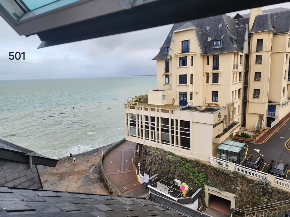 Hotel Des Bains Hotel in Granville