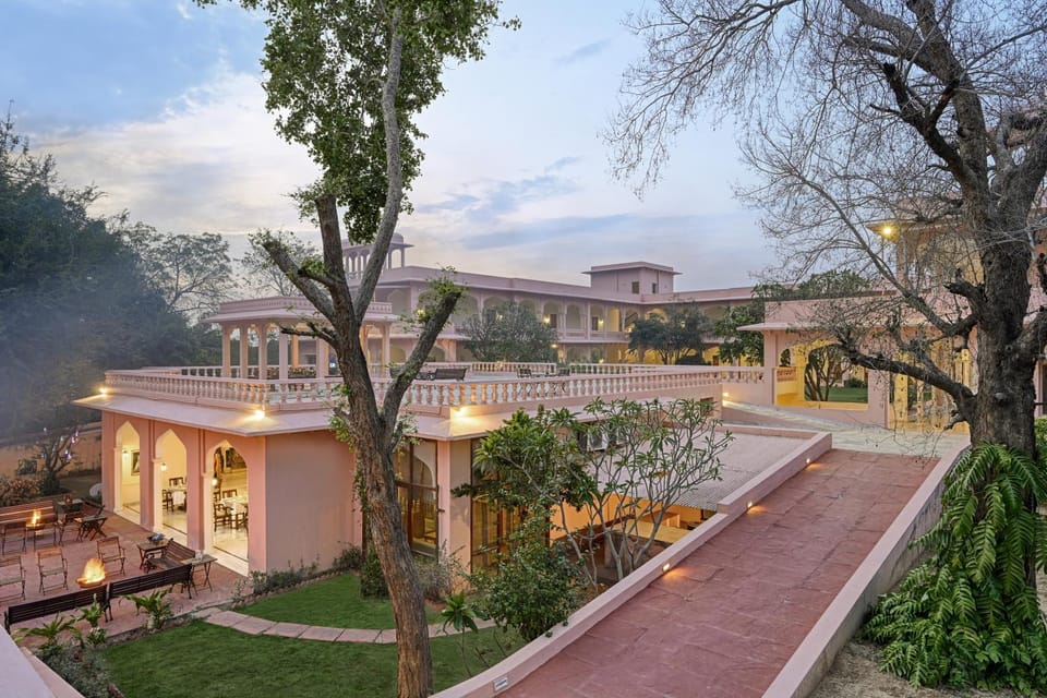 Property building, Patio, Balcony/Terrace