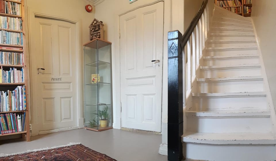 Property building, Facade/entrance, Other, Photo of the whole room, Decorative detail, acessibility
