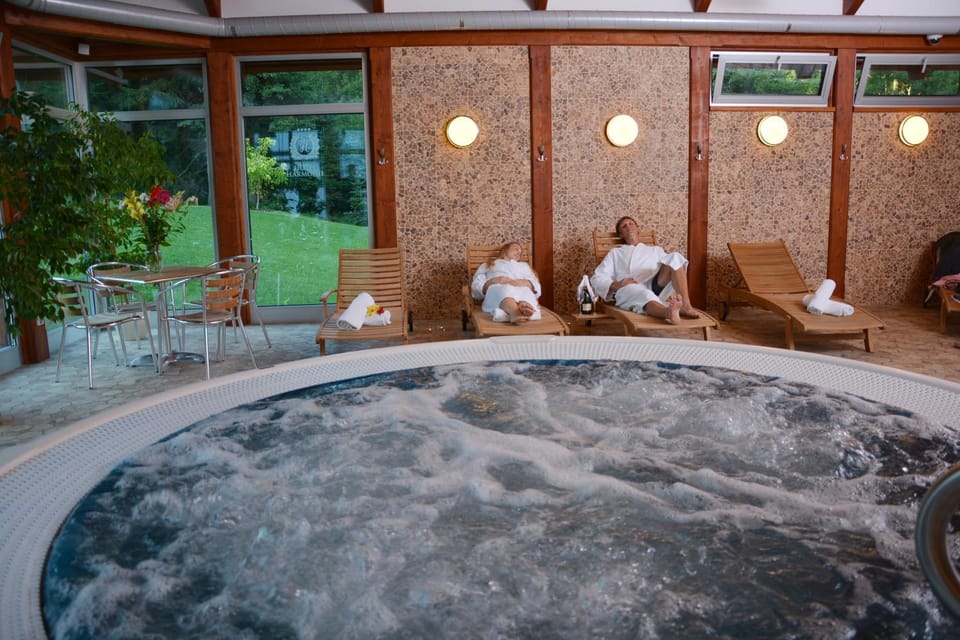 Hot Spring Bath, Hot Tub, Spa and wellness centre/facilities