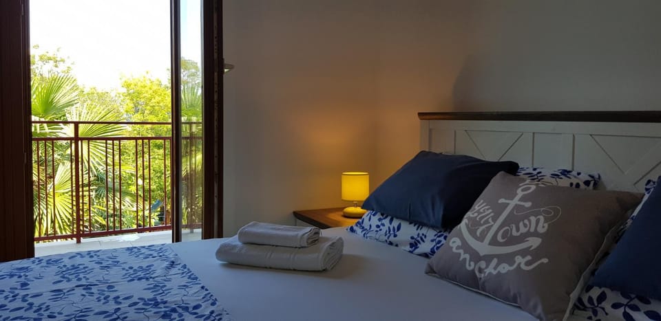 Bed, Balcony/Terrace, Bedroom