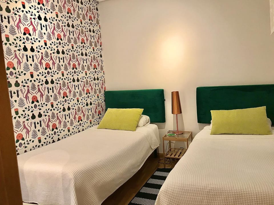 Bed, Photo of the whole room, Decorative detail, Bedroom