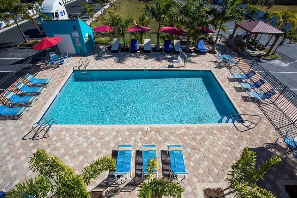 On site, Pool view, Swimming pool