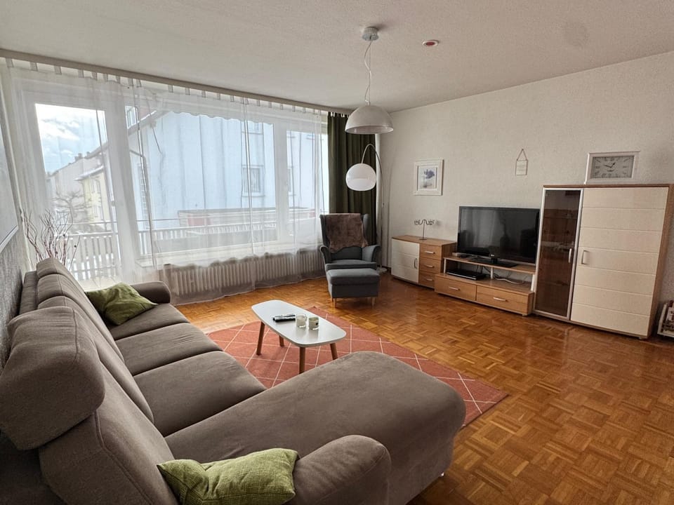 Communal lounge/ TV room, TV and multimedia, Living room, Seating area, Evening entertainment