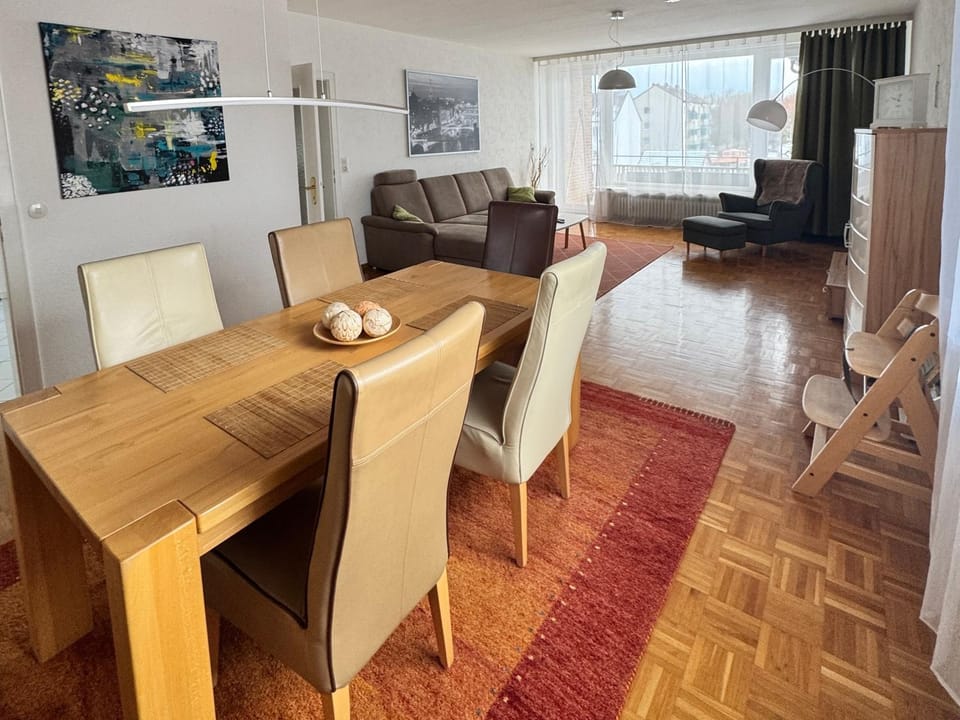 Living room, Seating area, Dining area