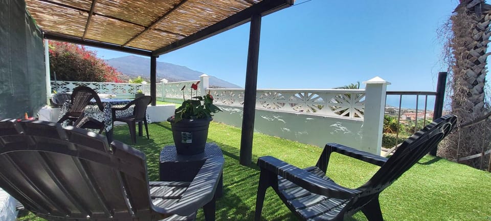 Balcony/Terrace, Mountain view