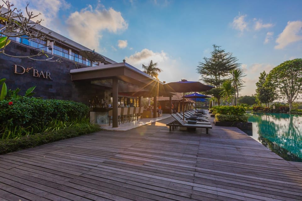 Restaurant/places to eat, Lounge or bar, Decorative detail, Area and facilities, Swimming pool