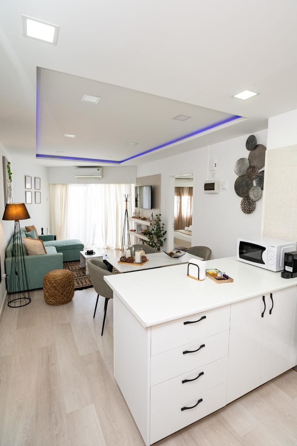 Living room, Seating area