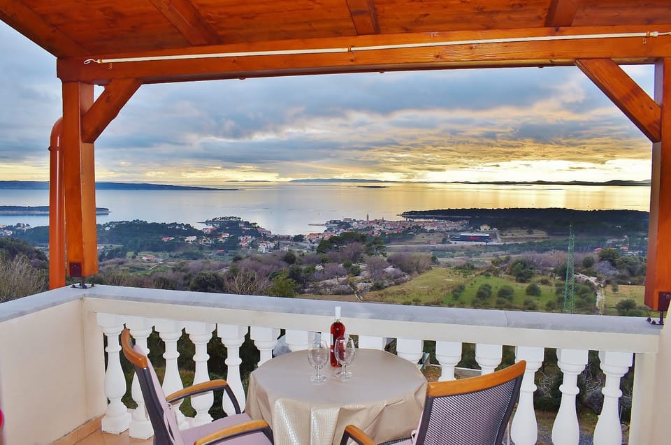 Balcony/Terrace, City view, Sea view