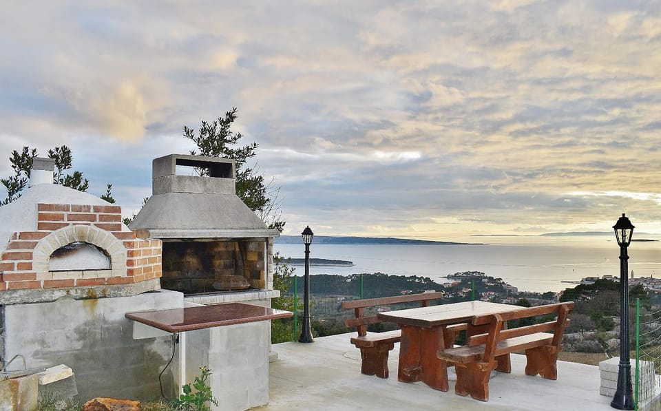 BBQ facilities, City view, Landmark view, Sea view