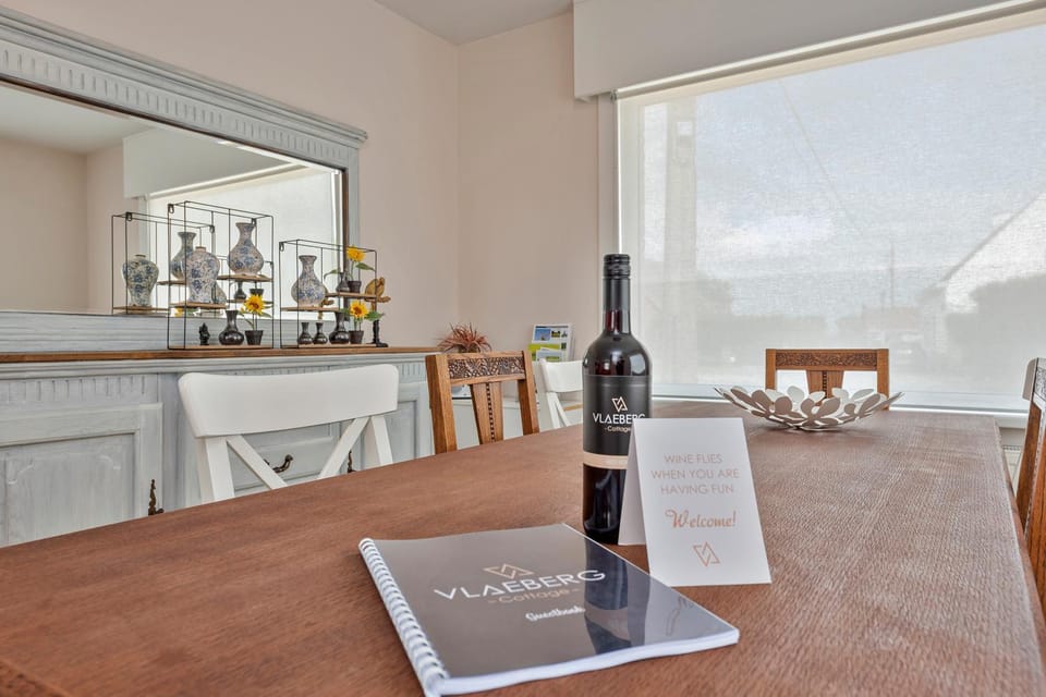 Vlaeberg Cottage House in Flanders