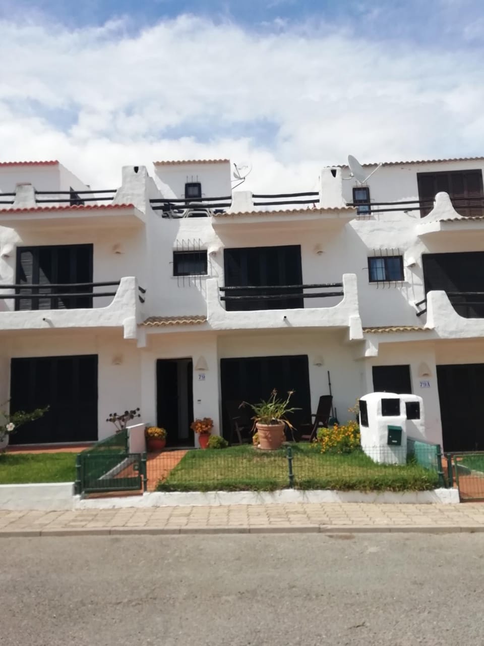Facade/entrance