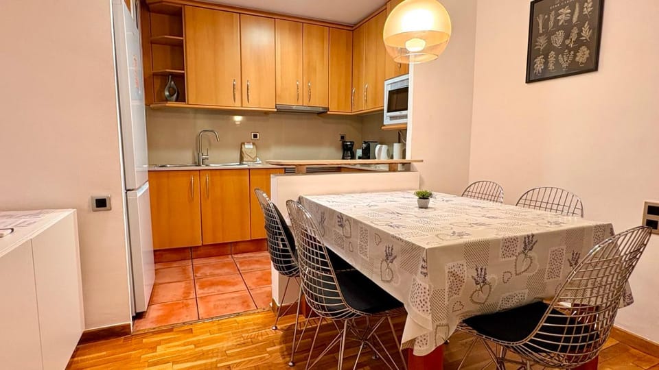 Dinner, kitchen
