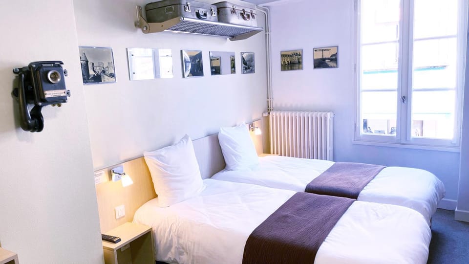 Bed, Photo of the whole room, Bedroom, internet