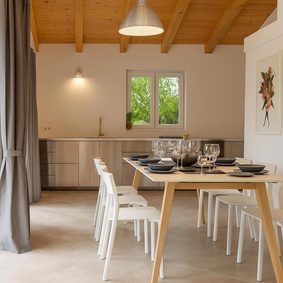 Salum House in Okrug Gornji