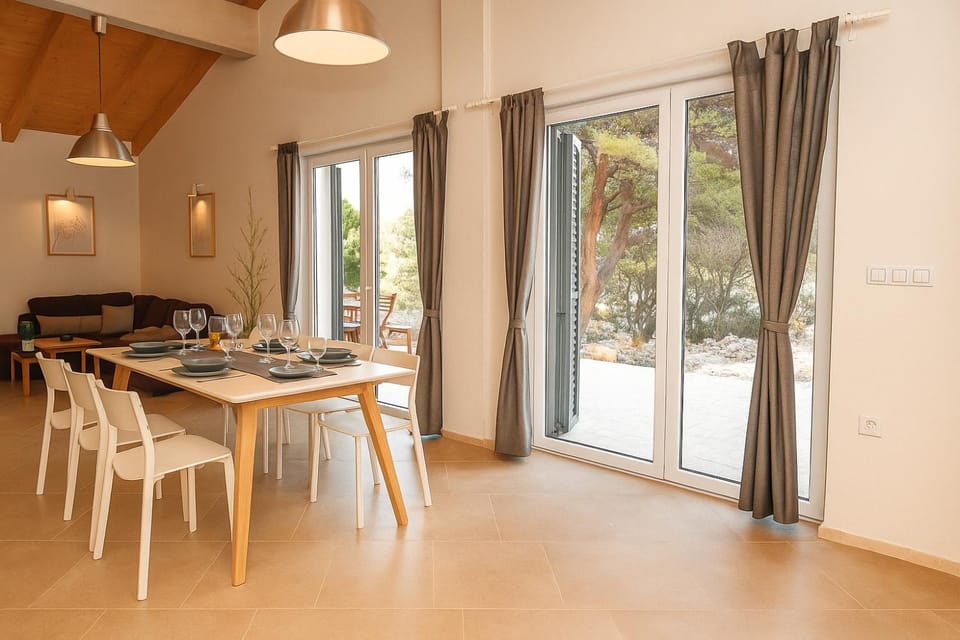 Salum House in Okrug Gornji