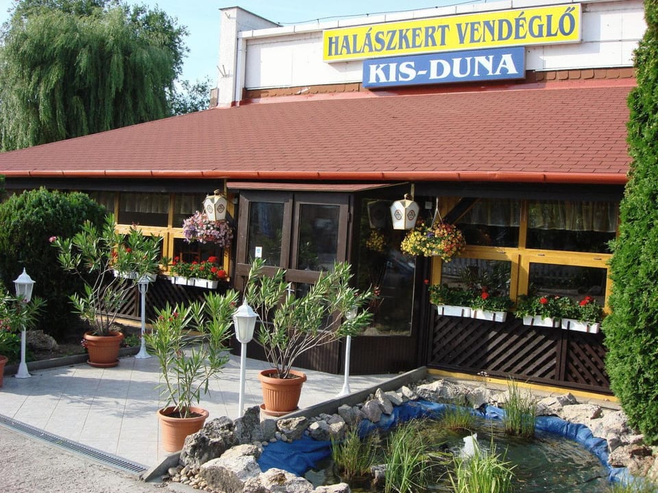 Kis-Duna Motel & Camping Motel in Slovakia