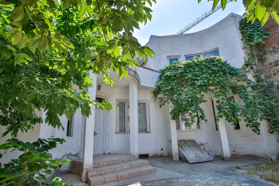 Property building, Facade/entrance