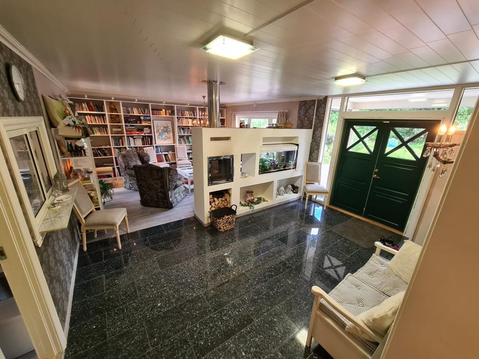 Library, Lobby or reception