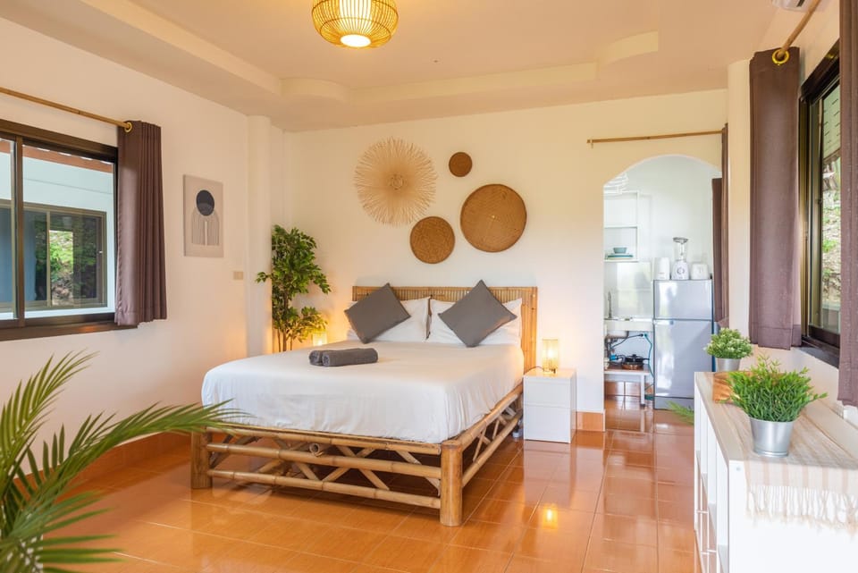 Bed, Bedroom, towels