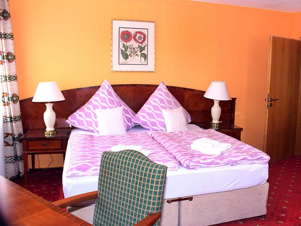 Bed, Photo of the whole room