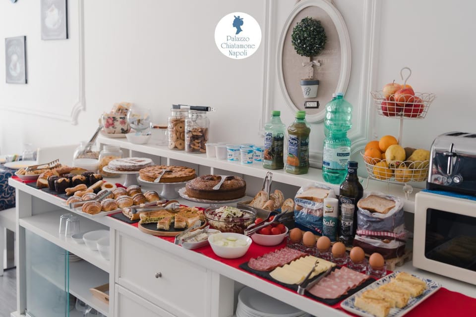 Lounge or bar, Breakfast, Continental breakfast