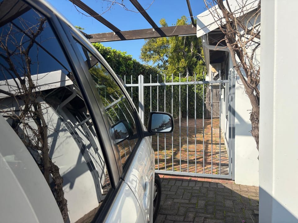 Two Vines Romantic Guest Studio Apartment in Stellenbosch