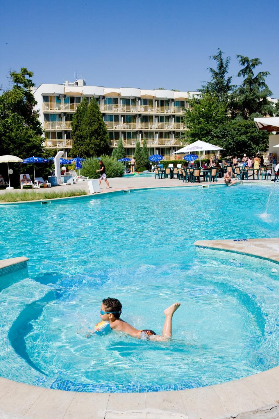 Swimming pool, Swimming pool