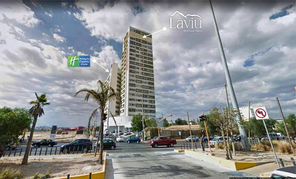 Property building, Facade/entrance, Day, Neighbourhood, Street view, Location