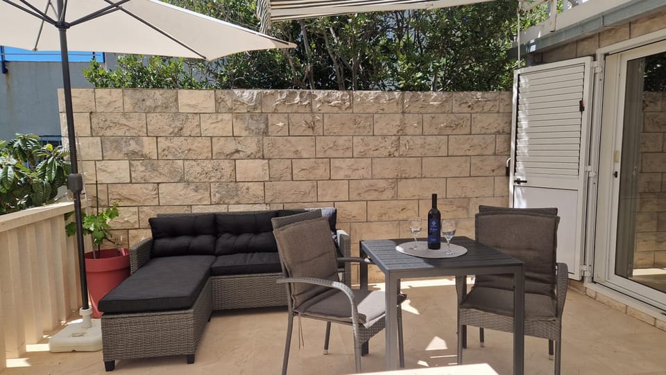 Day, Balcony/Terrace, Seating area