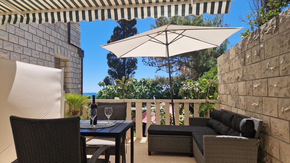 Balcony/Terrace, Seating area, Garden view